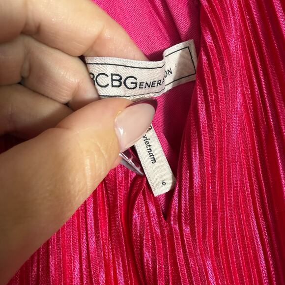 BCBGeneration Hot Pink Pleated Cutout Halter Maxi Dress Women’s Size 6 - Picture 6 of 6